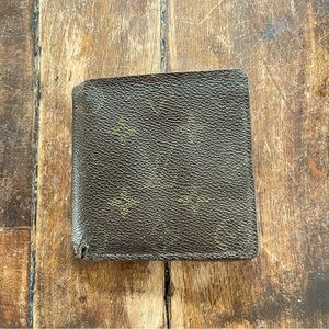 Louis Vuitton Men’s Vintage Wallet Authentic